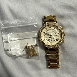 COPY - Michael Kors gold watch with additional links